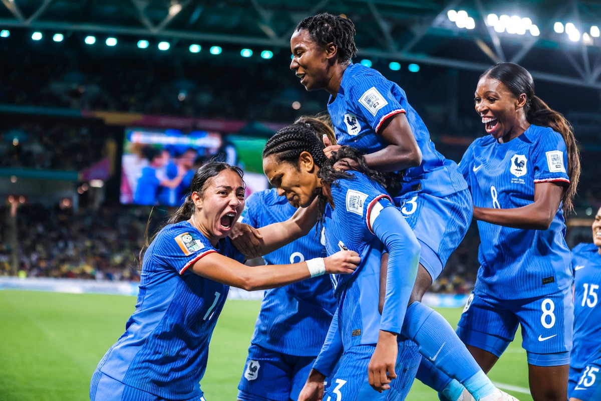 Porte Clé France Feminin Football à petits prix